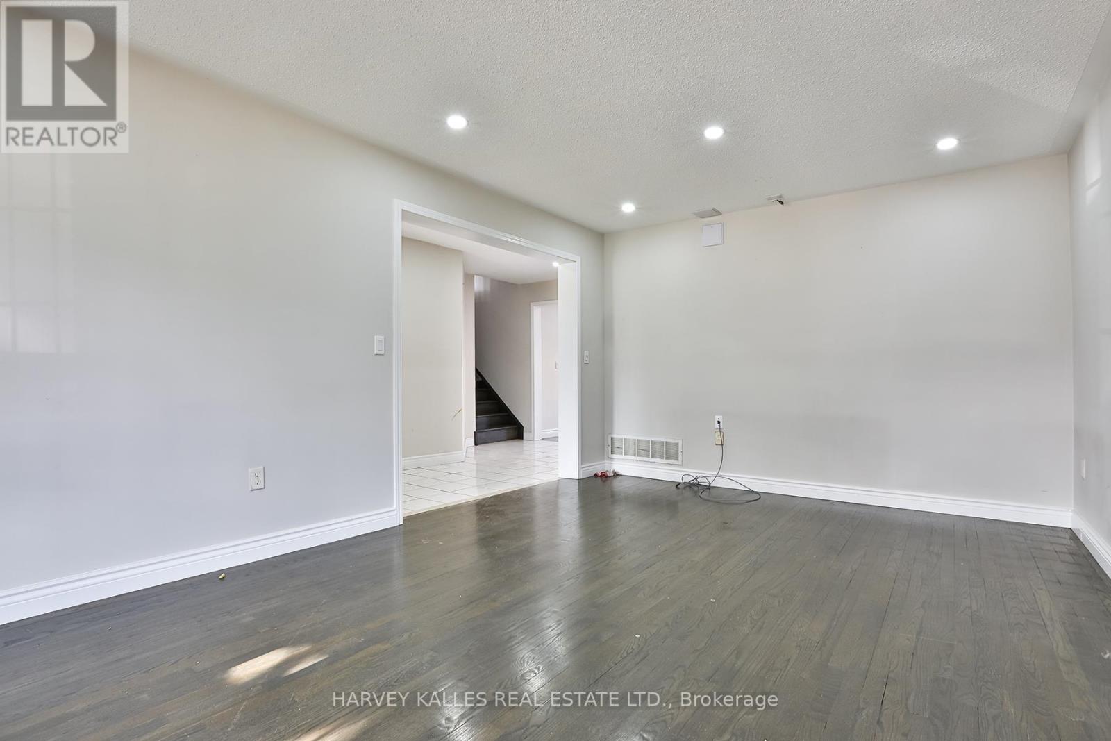 24 Upshall Drive, Brampton (Vales Of Castlemore), Ontario  L6P 1E1 - Photo 11 - W12482178