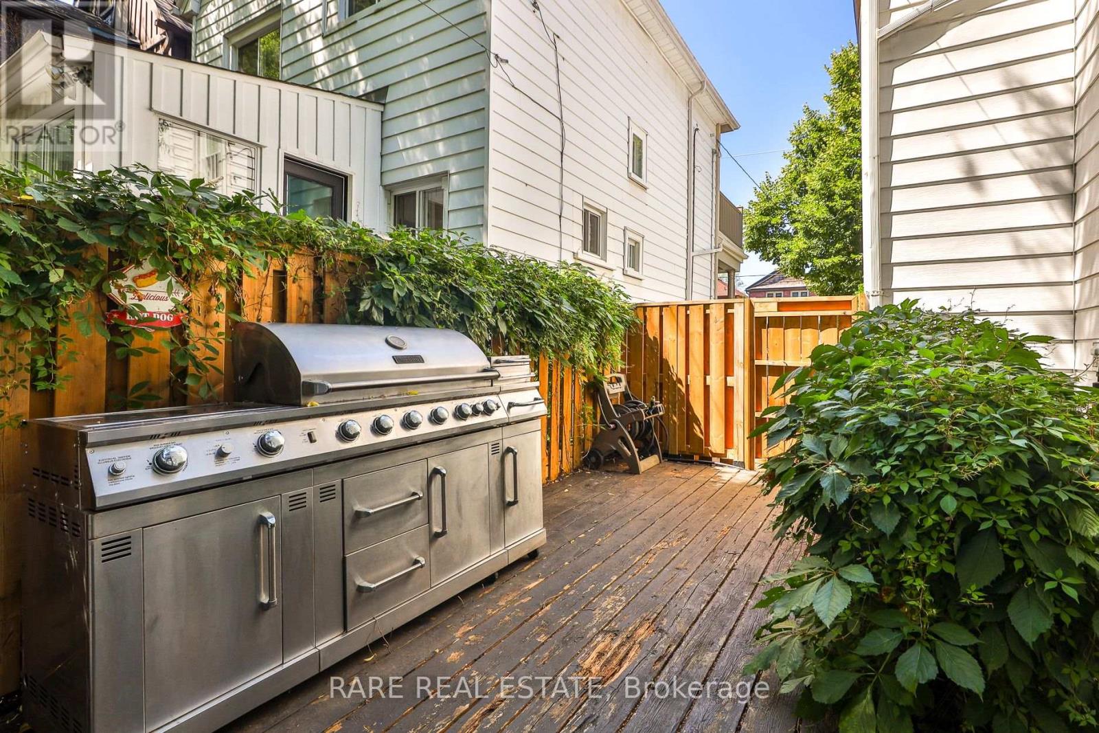 965 Logan Avenue, Toronto, Ontario  M4K 3E6 - Photo 39 - E12484770