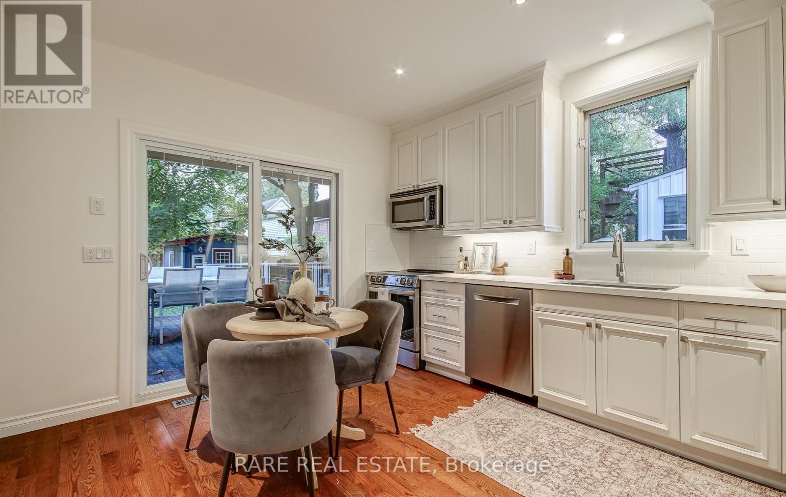 965 Logan Avenue, Toronto, Ontario  M4K 3E6 - Photo 9 - E12484770