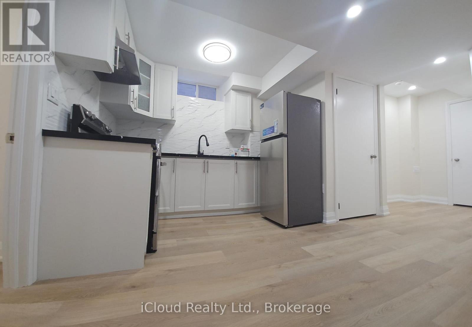 1142 Skyridge Blvd Boulevard, Pickering, Ontario  L1X 0M4 - Photo 3 - E12484781