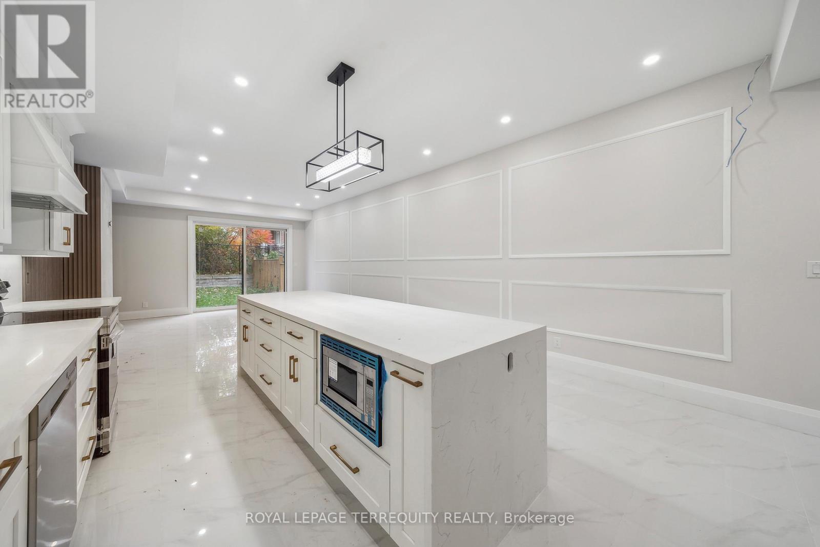 Main Floor - 10 Mack Avenue, Toronto, Ontario  M1L 1L9 - Photo 15 - E12484792