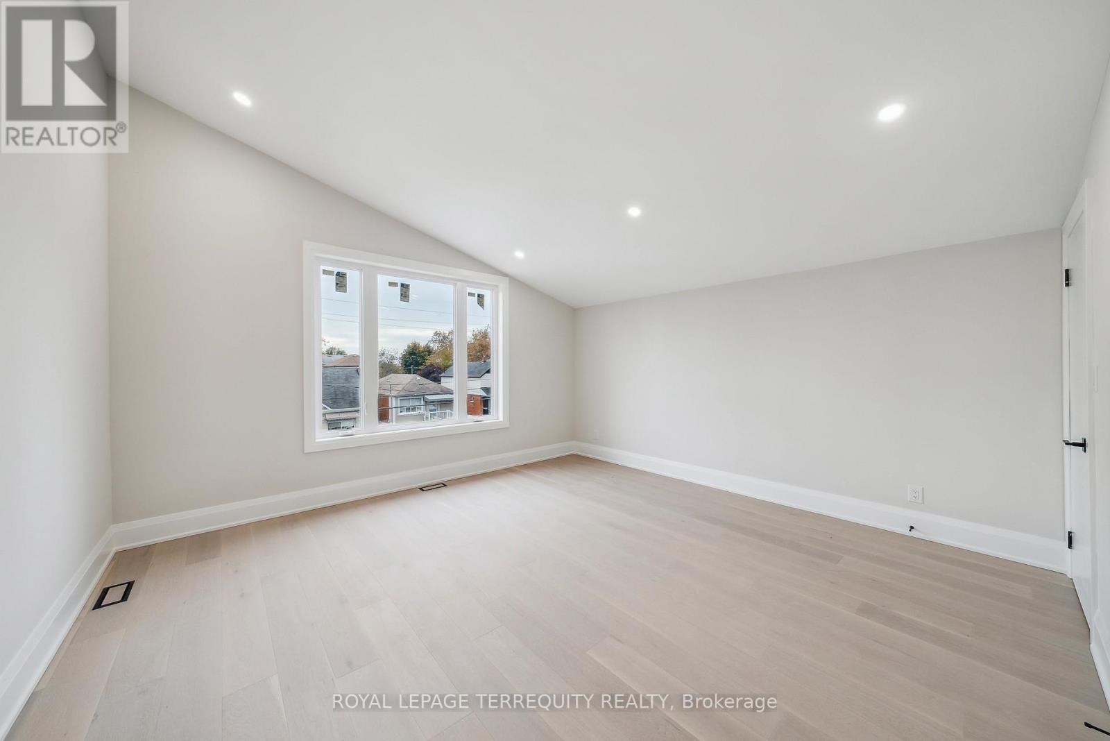 Main Floor - 10 Mack Avenue, Toronto, Ontario  M1L 1L9 - Photo 37 - E12484792