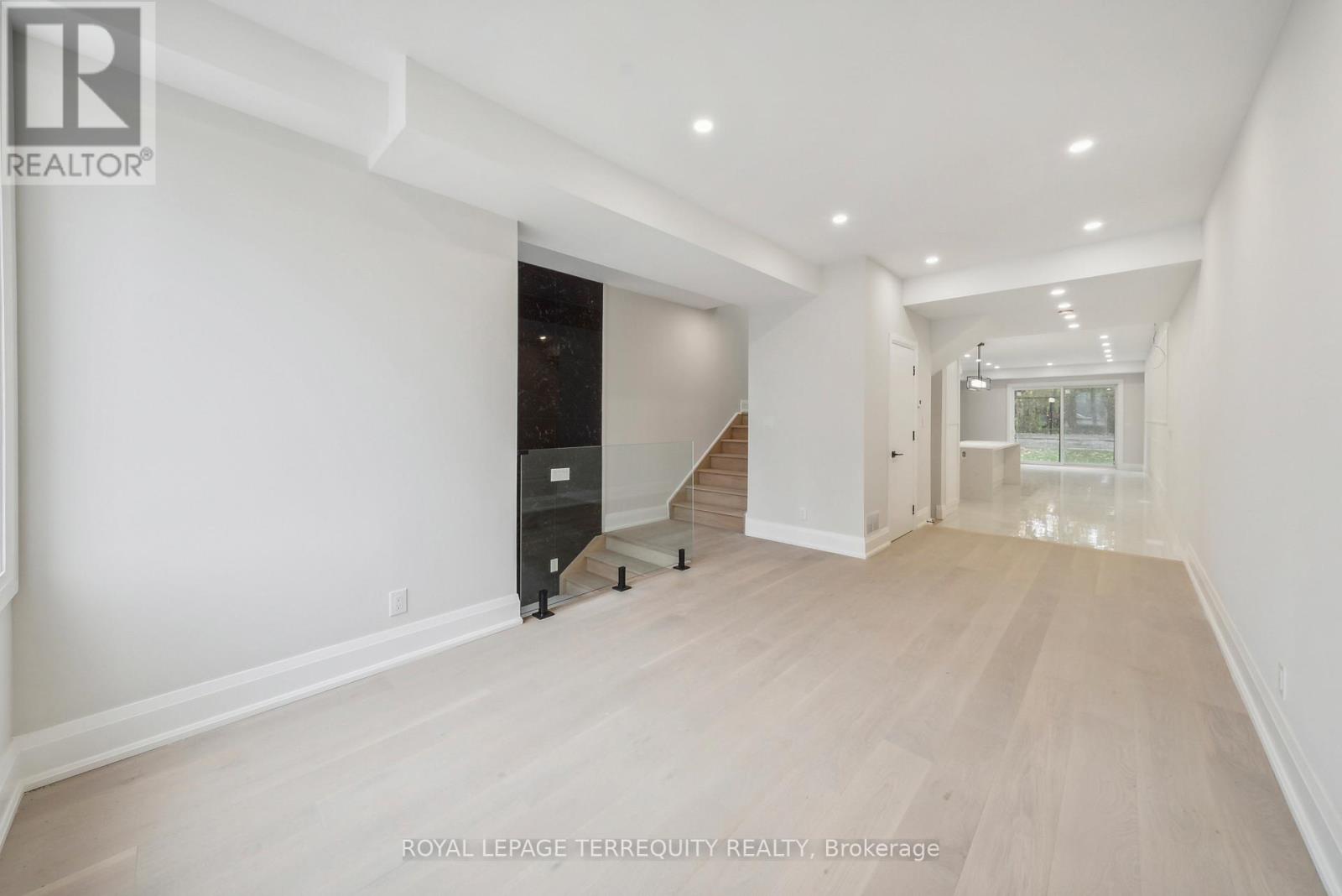 Main Floor - 10 Mack Avenue, Toronto, Ontario  M1L 1L9 - Photo 4 - E12484792