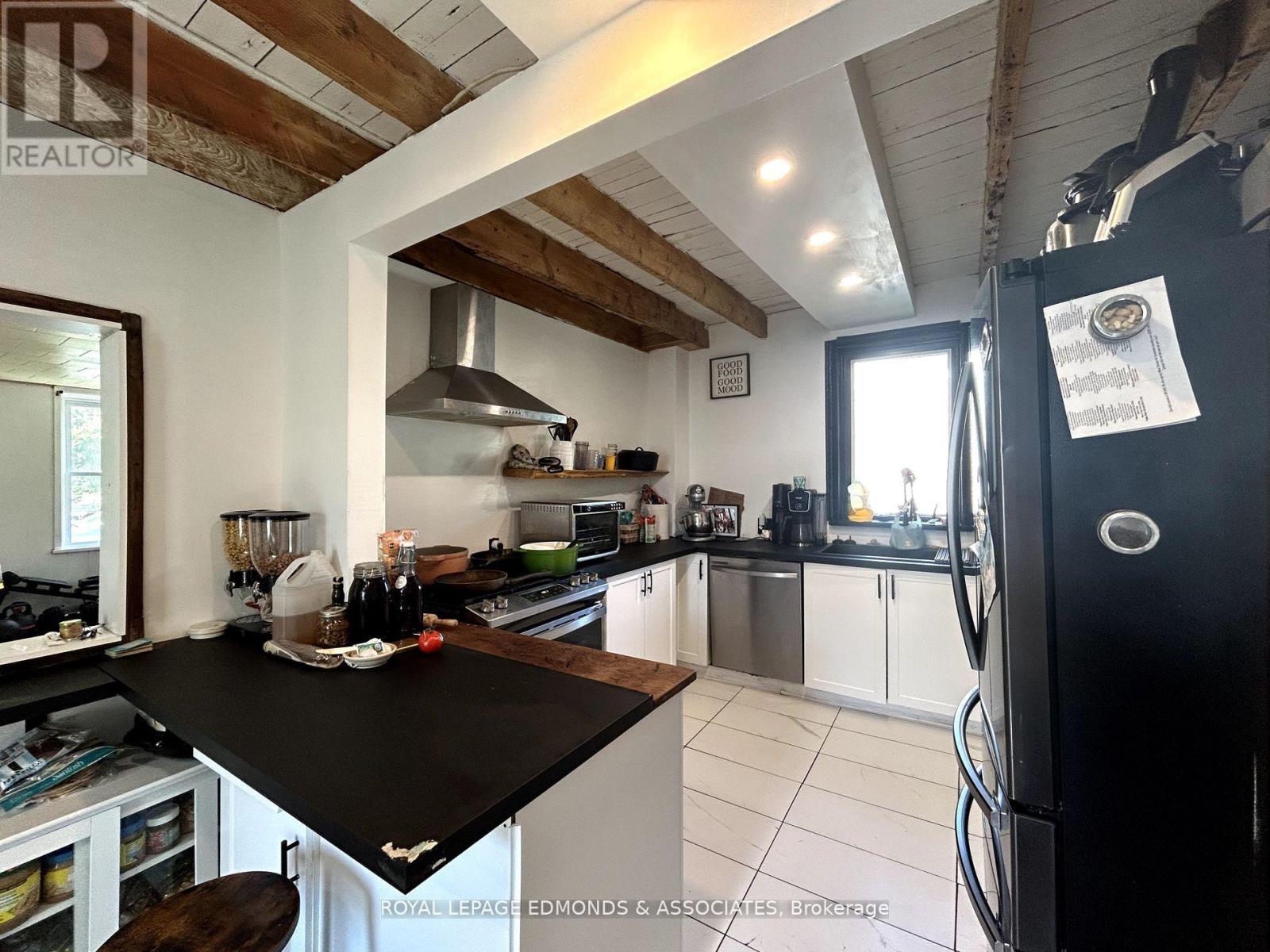 13 Jason Street, Whitewater Region, Ontario K0J 1J0 - Photo 12 - X12484797