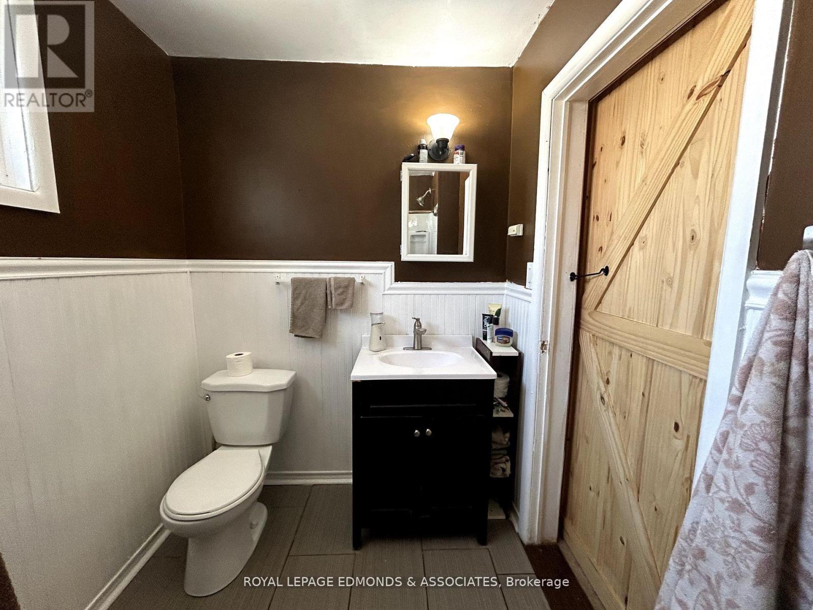 13 Jason Street, Whitewater Region, Ontario K0J 1J0 - Photo 14 - X12484797