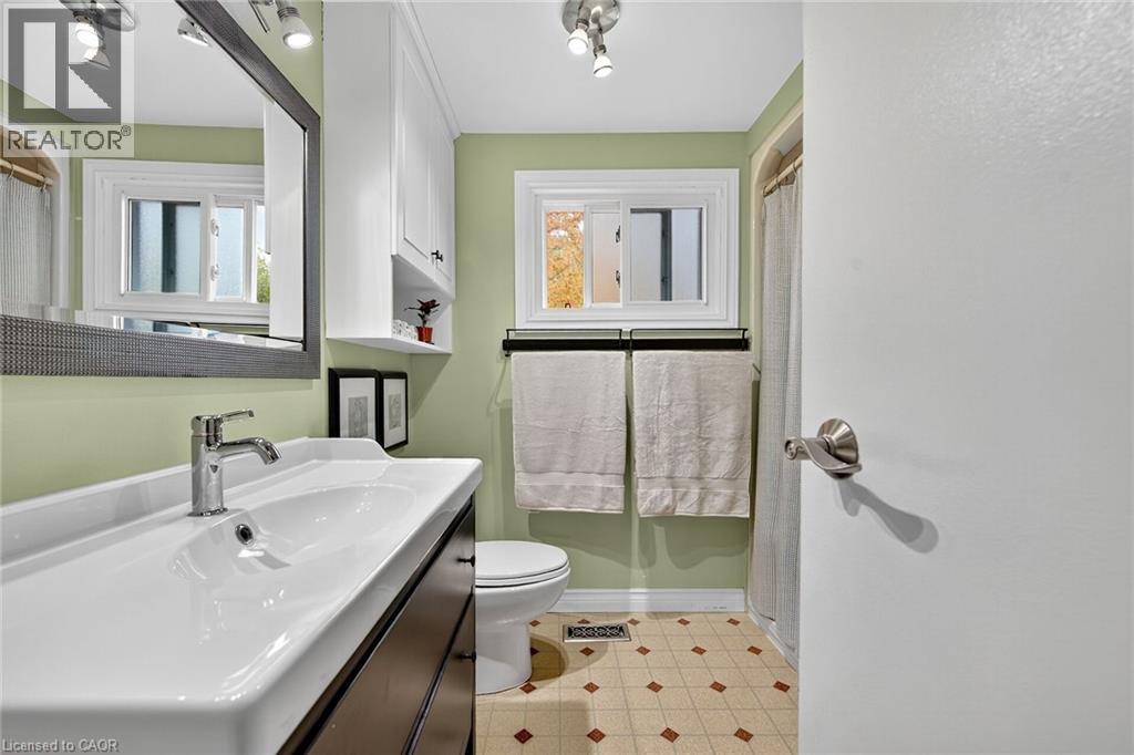 129 Gordon Drummond Avenue, Stoney Creek, Ontario  L8J 1G1 - Photo 24 - 40782635