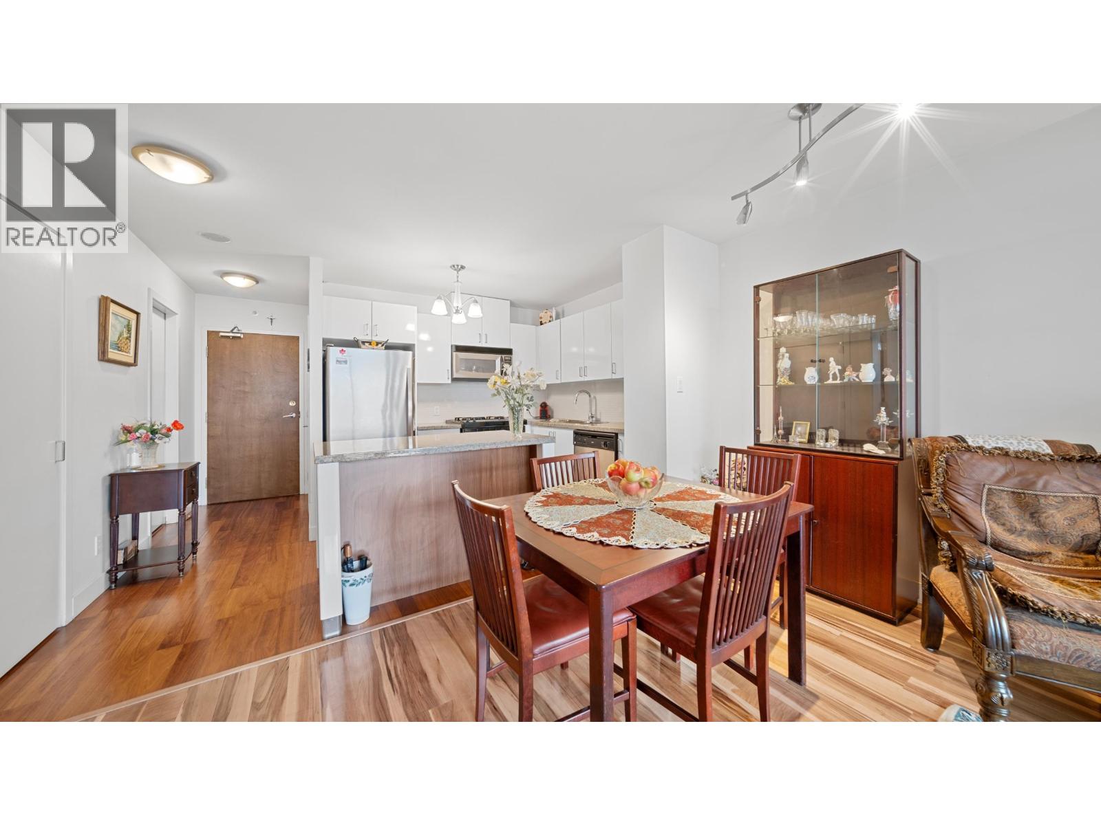 810 175 W 1st Street, North Vancouver, British Columbia  V7M 3N9 - Photo 8 - R3062342