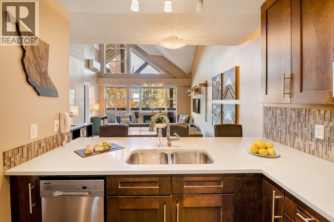 321 4573 Chateau Boulevard, Whistler, British Columbia  V0N 1B4 - Photo 17 - R3062344