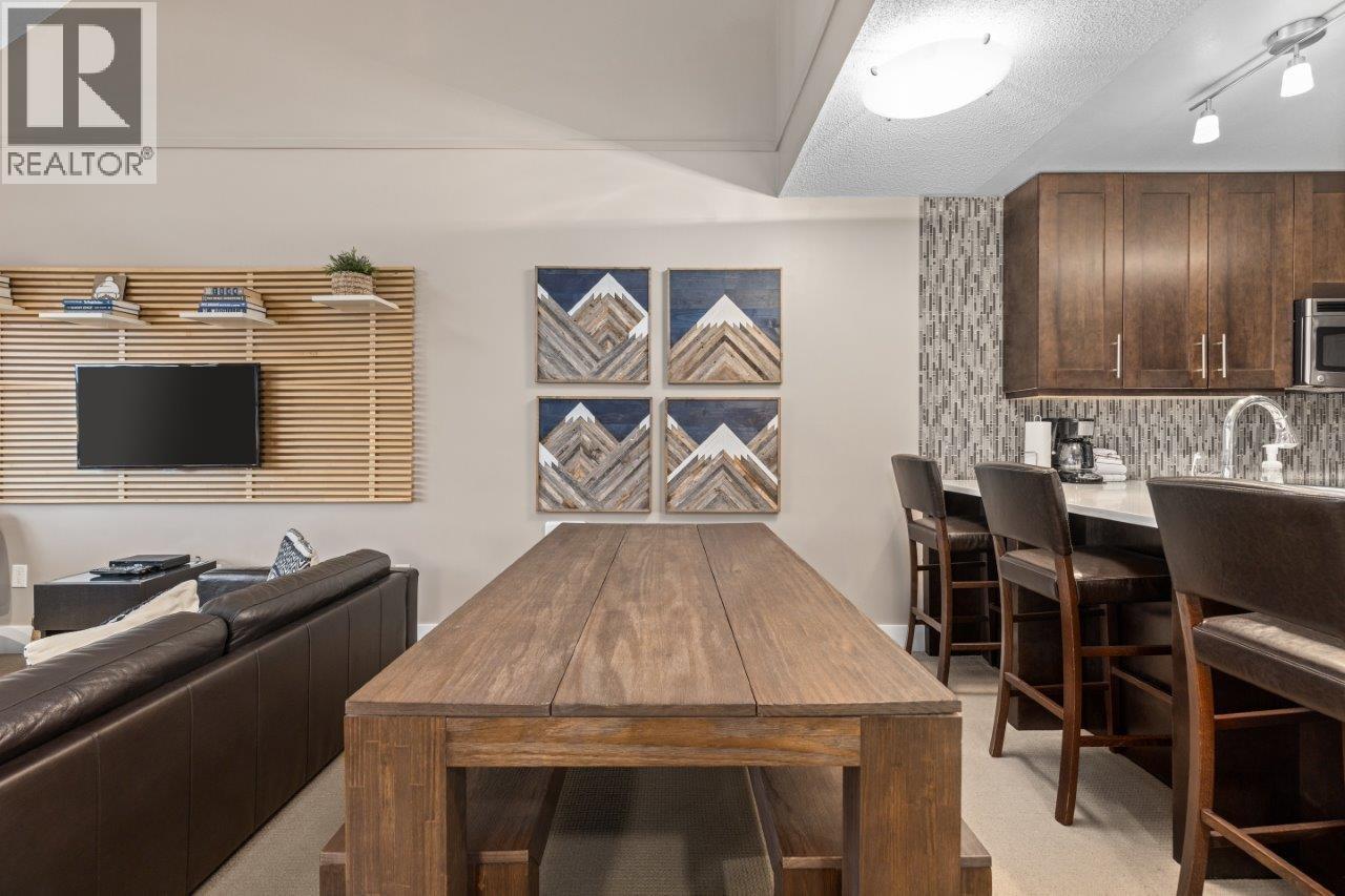 321 4573 Chateau Boulevard, Whistler, British Columbia  V0N 1B4 - Photo 22 - R3062344