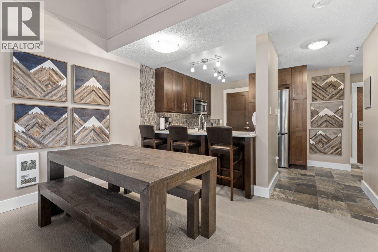 321 4573 Chateau Boulevard, Whistler, British Columbia  V0N 1B4 - Photo 23 - R3062344