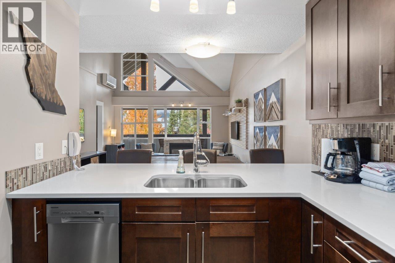 321 4573 Chateau Boulevard, Whistler, British Columbia  V0N 1B4 - Photo 7 - R3062344