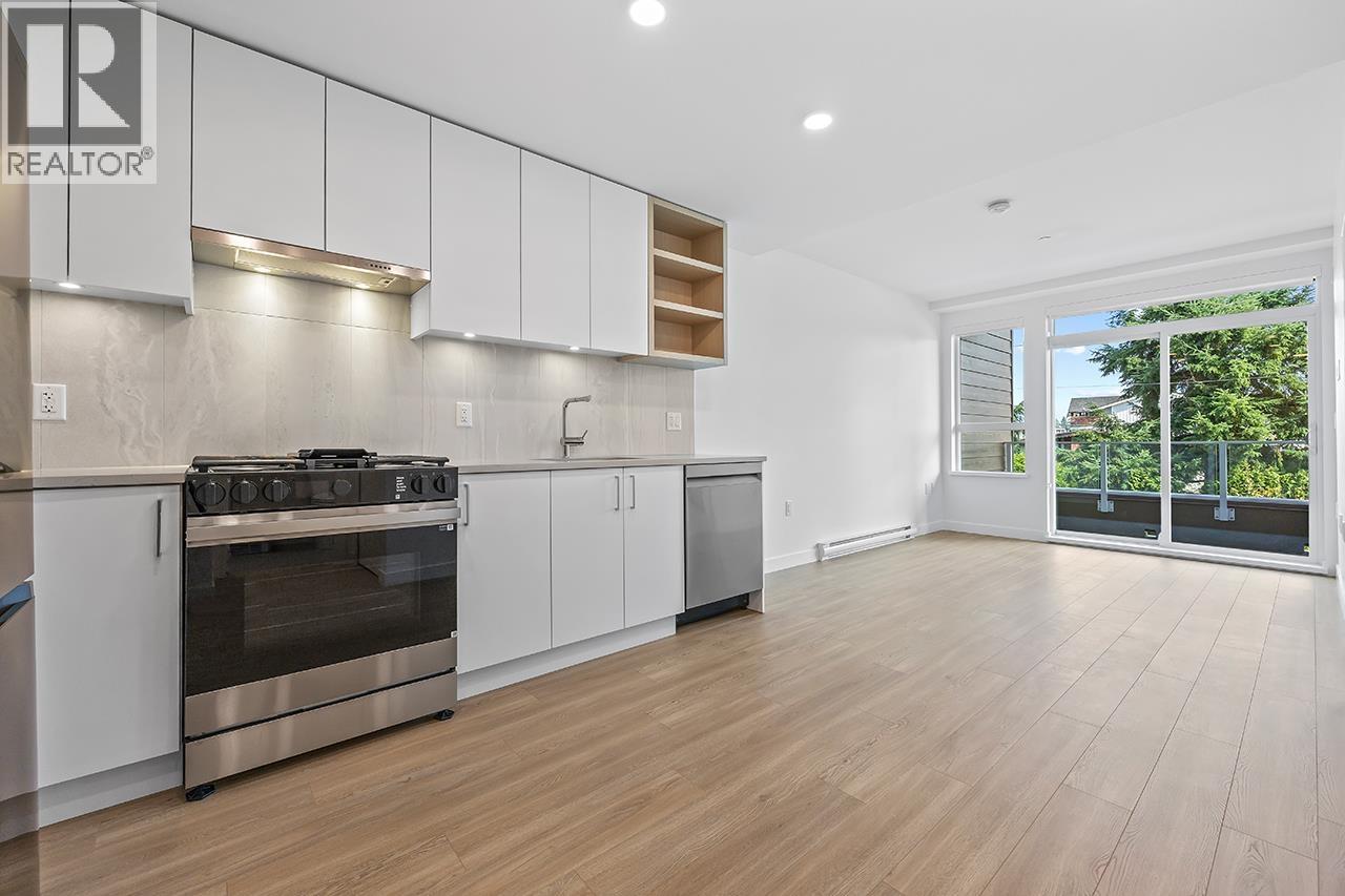 208 723 GROVER AVENUE, Coquitlam, British Columbia