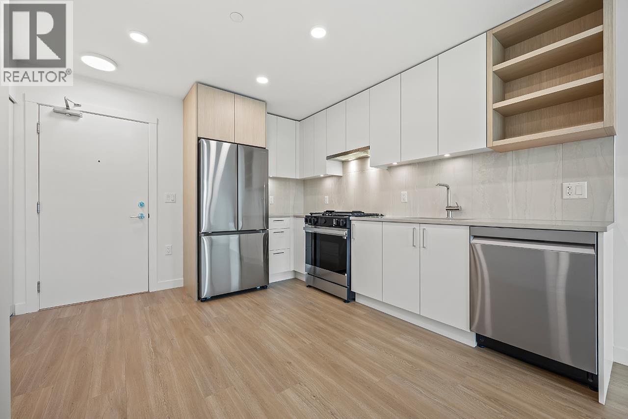 208 723 Grover Avenue, Coquitlam, British Columbia  V3J 3C9 - Photo 2 - R3062348