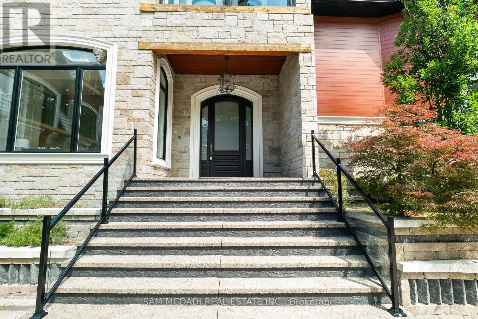 15 Glenview Heights Lane, King, Ontario  L3Y 4V9 - Photo 2 - N12484767