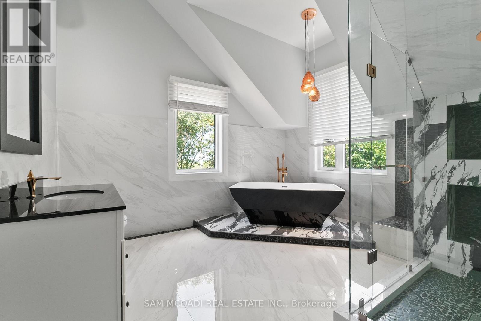 15 Glenview Heights Lane, King, Ontario  L3Y 4V9 - Photo 31 - N12484767