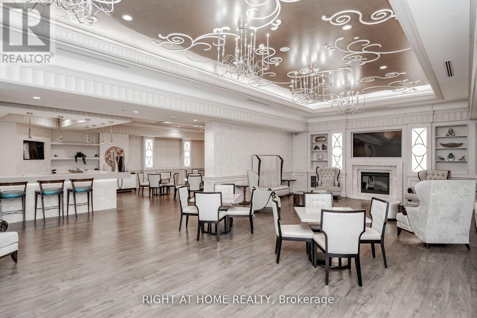 212 - 9075 Jane Street, Vaughan, Ontario  L4K 0L7 - Photo 9 - N12484787