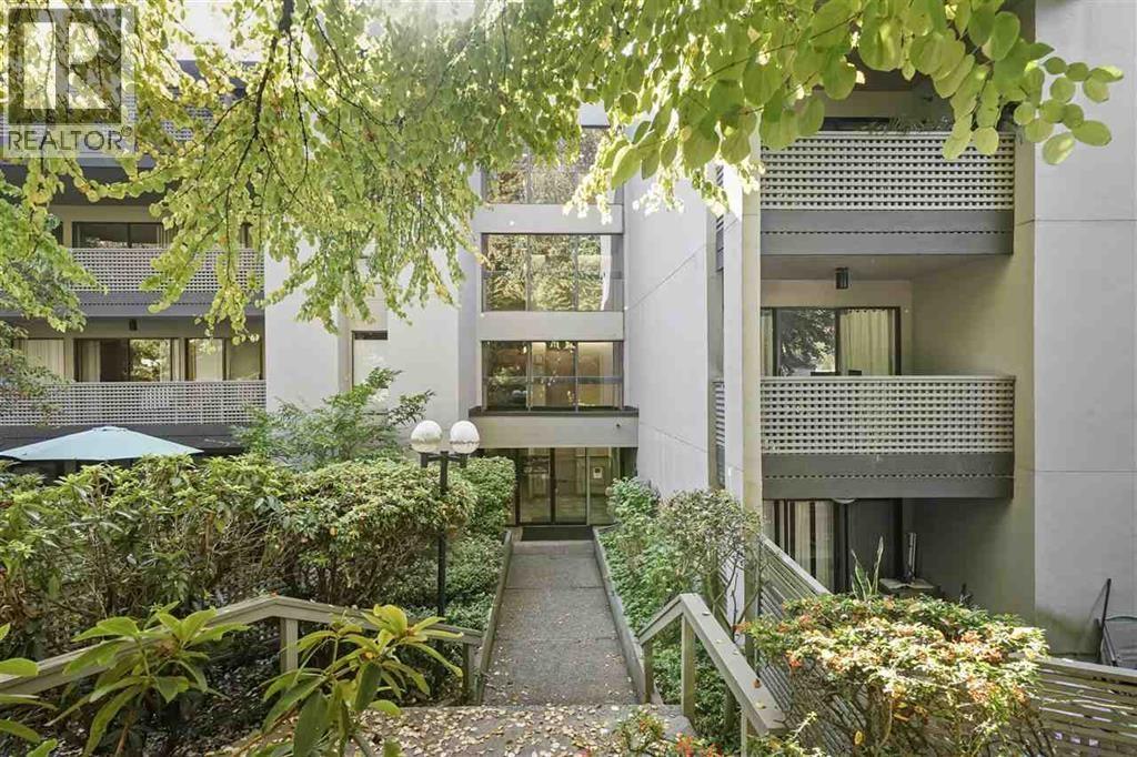 214 1955 Woodway Place, Burnaby, British Columbia  V5B 4S5 - Photo 1 - R3062335