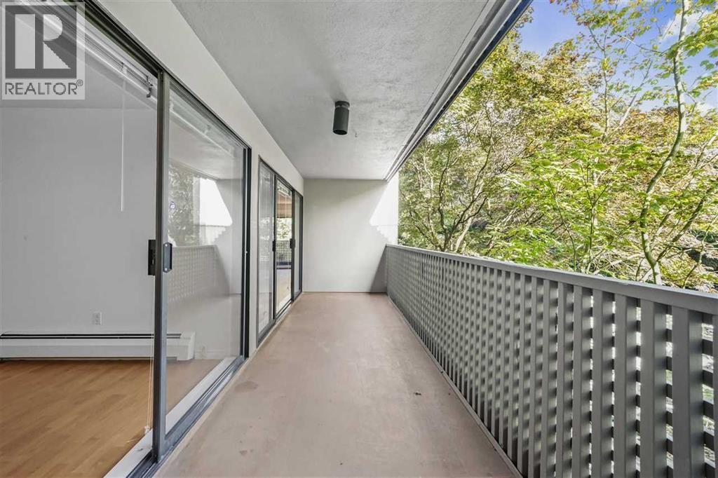 214 1955 Woodway Place, Burnaby, British Columbia  V5B 4S5 - Photo 9 - R3062335