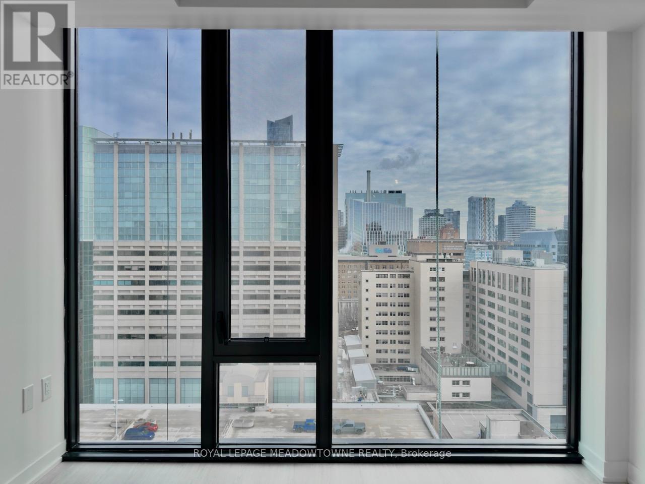 1707 - 195 Mccaul Street, Toronto, Ontario  M5T 0E5 - Photo 7 - C12484810