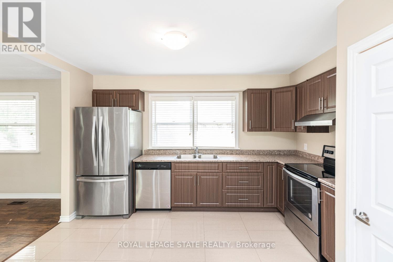 2278 Mount Forest Drive, Burlington, Ontario  L7P 1J2 - Photo 10 - W12484761