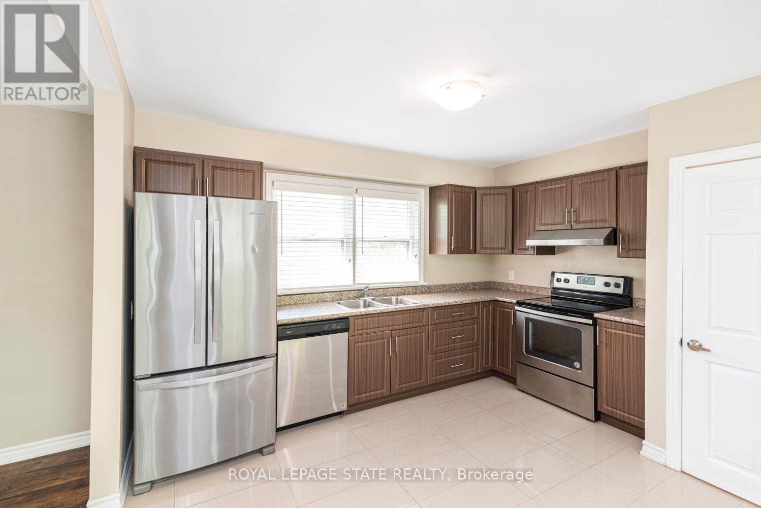 2278 Mount Forest Drive, Burlington, Ontario  L7P 1J2 - Photo 11 - W12484761