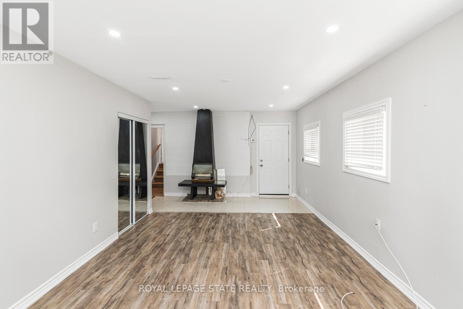 2278 Mount Forest Drive, Burlington, Ontario  L7P 1J2 - Photo 13 - W12484761