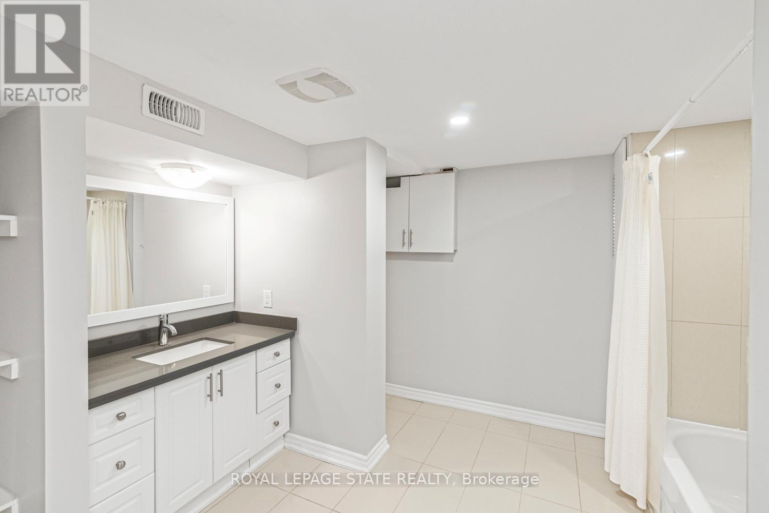 2278 Mount Forest Drive, Burlington, Ontario  L7P 1J2 - Photo 24 - W12484761
