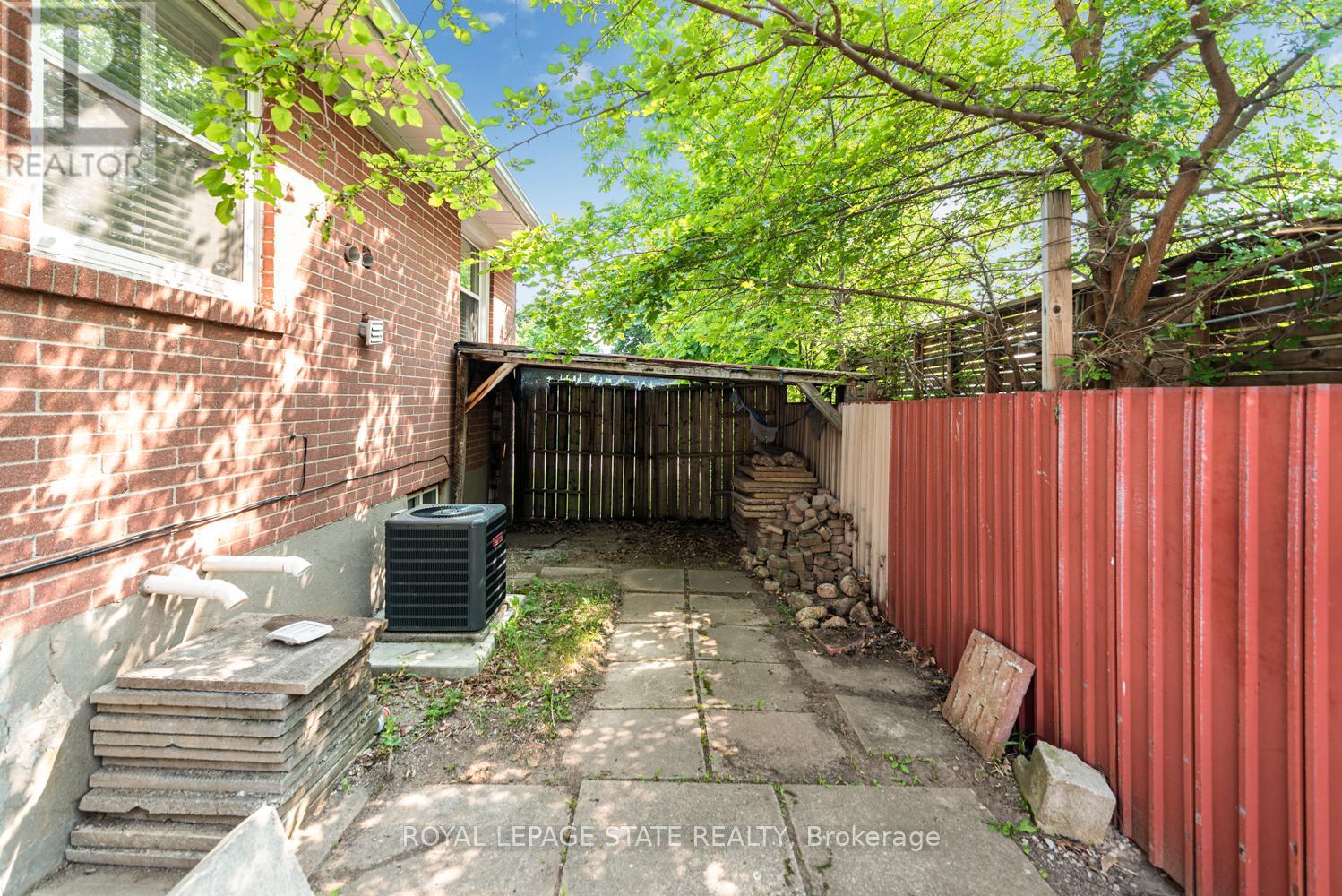 2278 Mount Forest Drive, Burlington, Ontario  L7P 1J2 - Photo 42 - W12484761