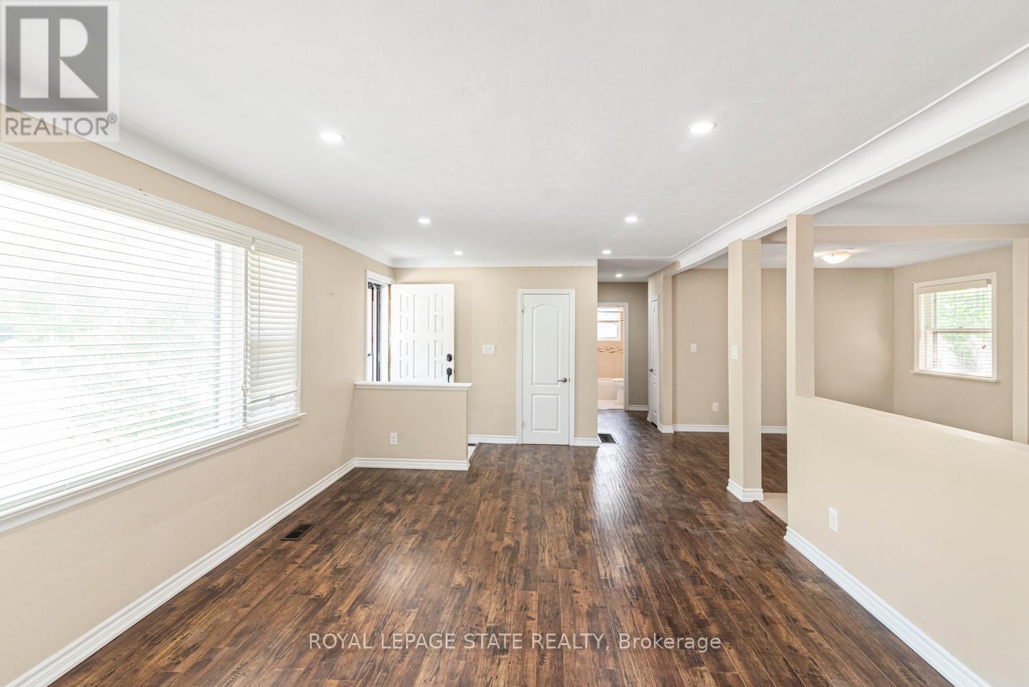 2278 Mount Forest Drive, Burlington, Ontario  L7P 1J2 - Photo 5 - W12484761