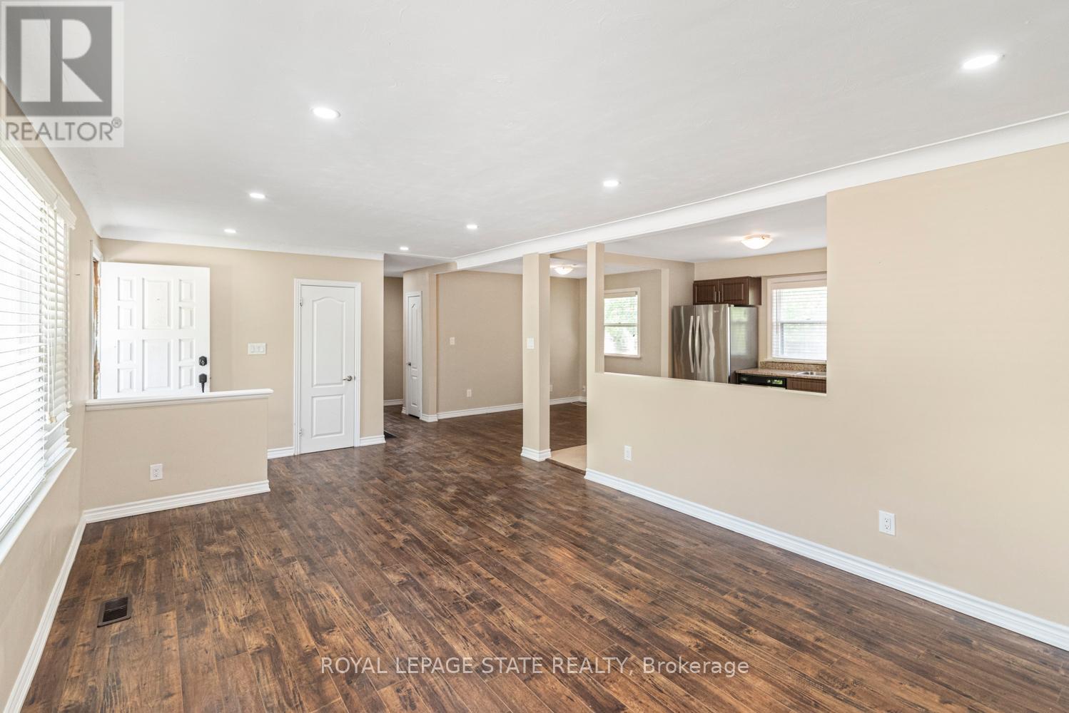 2278 Mount Forest Drive, Burlington, Ontario  L7P 1J2 - Photo 6 - W12484761