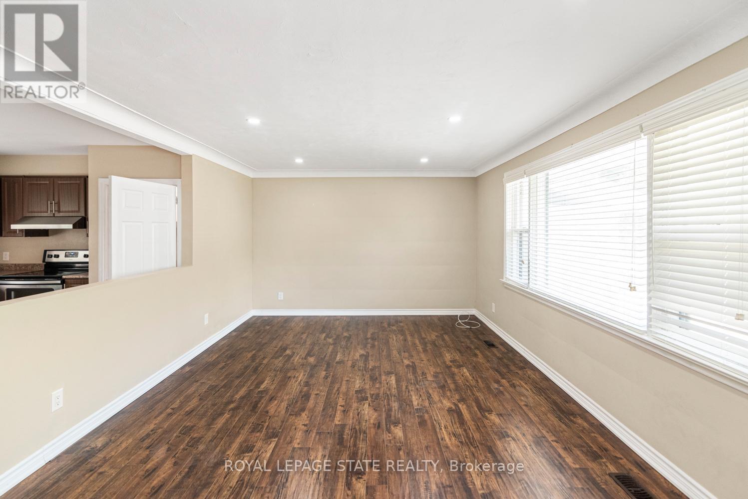2278 Mount Forest Drive, Burlington, Ontario  L7P 1J2 - Photo 7 - W12484761