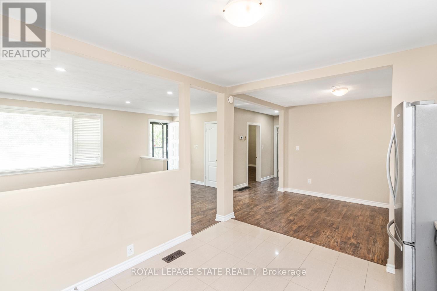 2278 Mount Forest Drive, Burlington, Ontario  L7P 1J2 - Photo 9 - W12484761