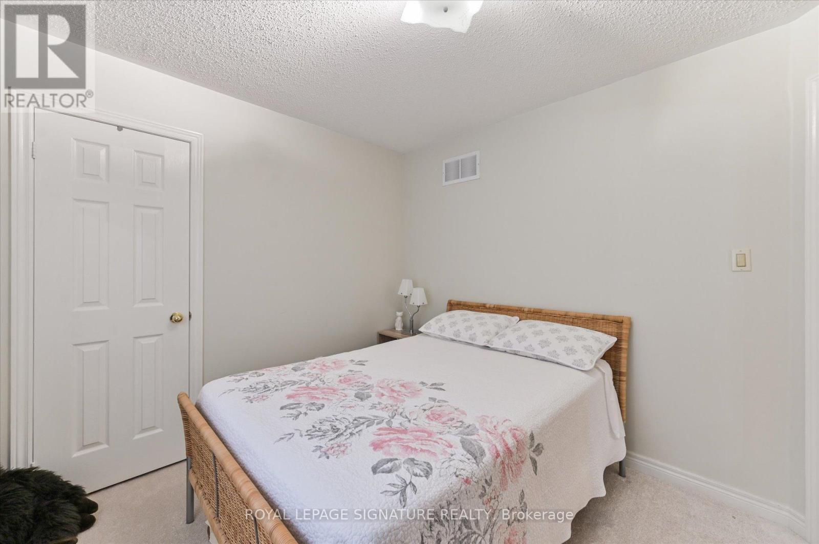 3485 Mcdowell Drive, Mississauga, Ontario  L5M 6R6 - Photo 21 - W12484764