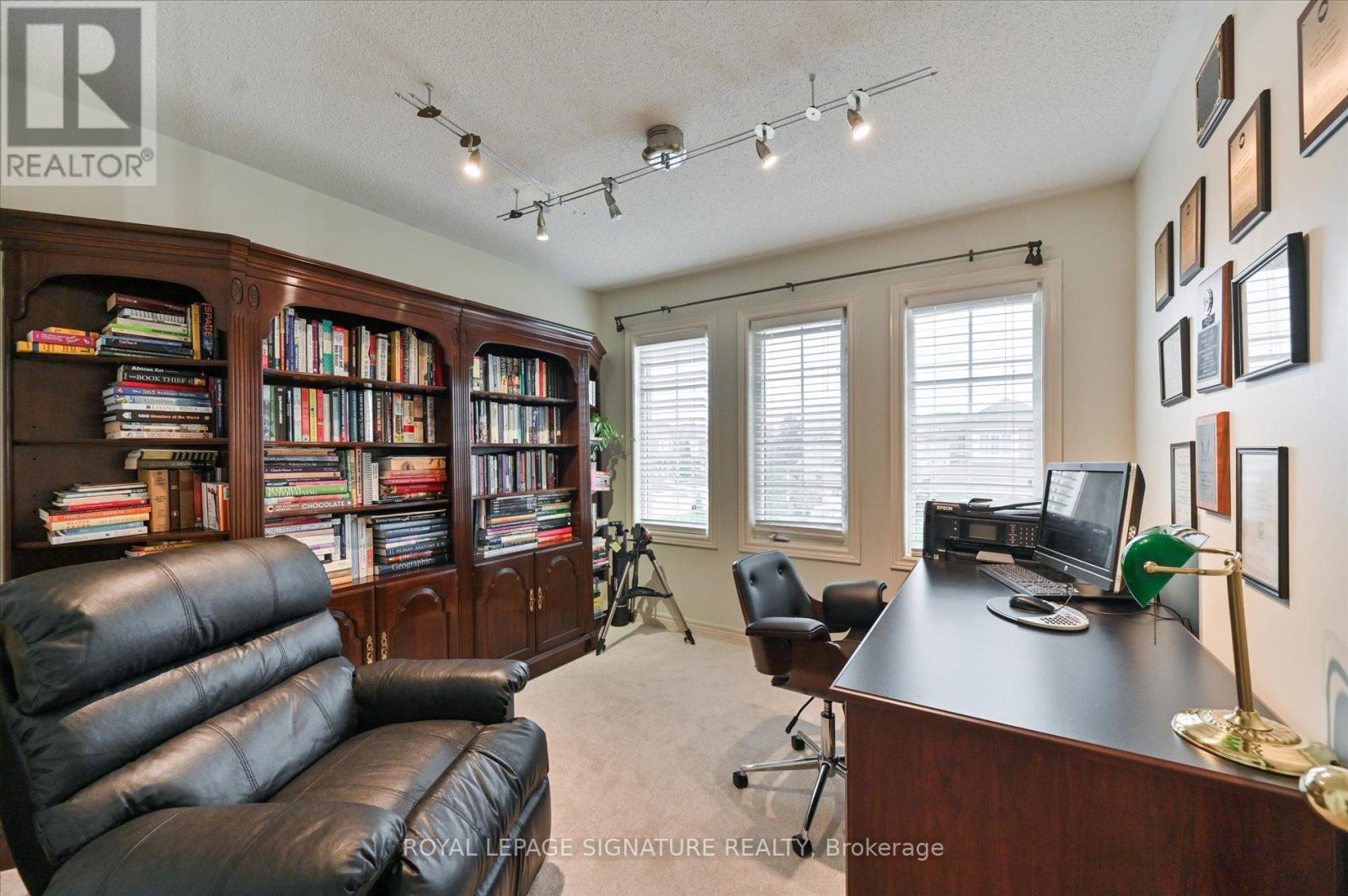 3485 Mcdowell Drive, Mississauga, Ontario  L5M 6R6 - Photo 22 - W12484764