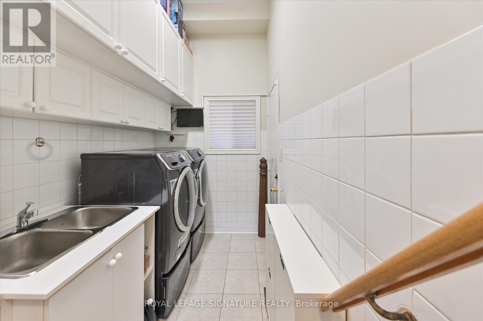 3485 Mcdowell Drive, Mississauga, Ontario  L5M 6R6 - Photo 25 - W12484764