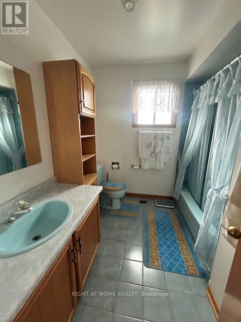 224 Macedonia Crescent, Mississauga, Ontario  L5B 3R8 - Photo 18 - W12484766