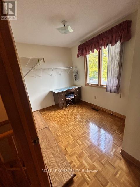 224 Macedonia Crescent, Mississauga, Ontario  L5B 3R8 - Photo 19 - W12484766