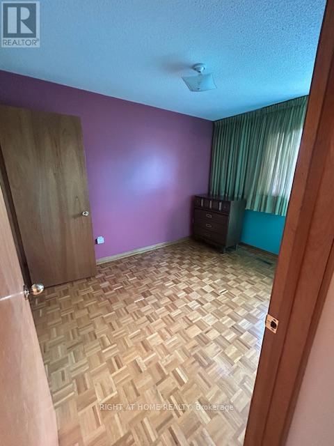 224 Macedonia Crescent, Mississauga, Ontario  L5B 3R8 - Photo 20 - W12484766