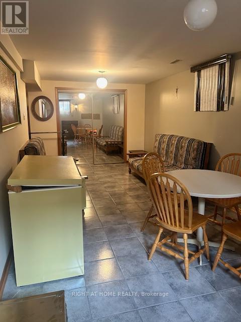 224 Macedonia Crescent, Mississauga, Ontario  L5B 3R8 - Photo 26 - W12484766