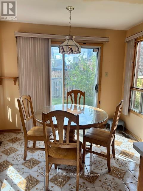 224 Macedonia Crescent, Mississauga, Ontario  L5B 3R8 - Photo 6 - W12484766