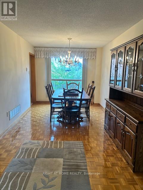 224 Macedonia Crescent, Mississauga, Ontario  L5B 3R8 - Photo 7 - W12484766