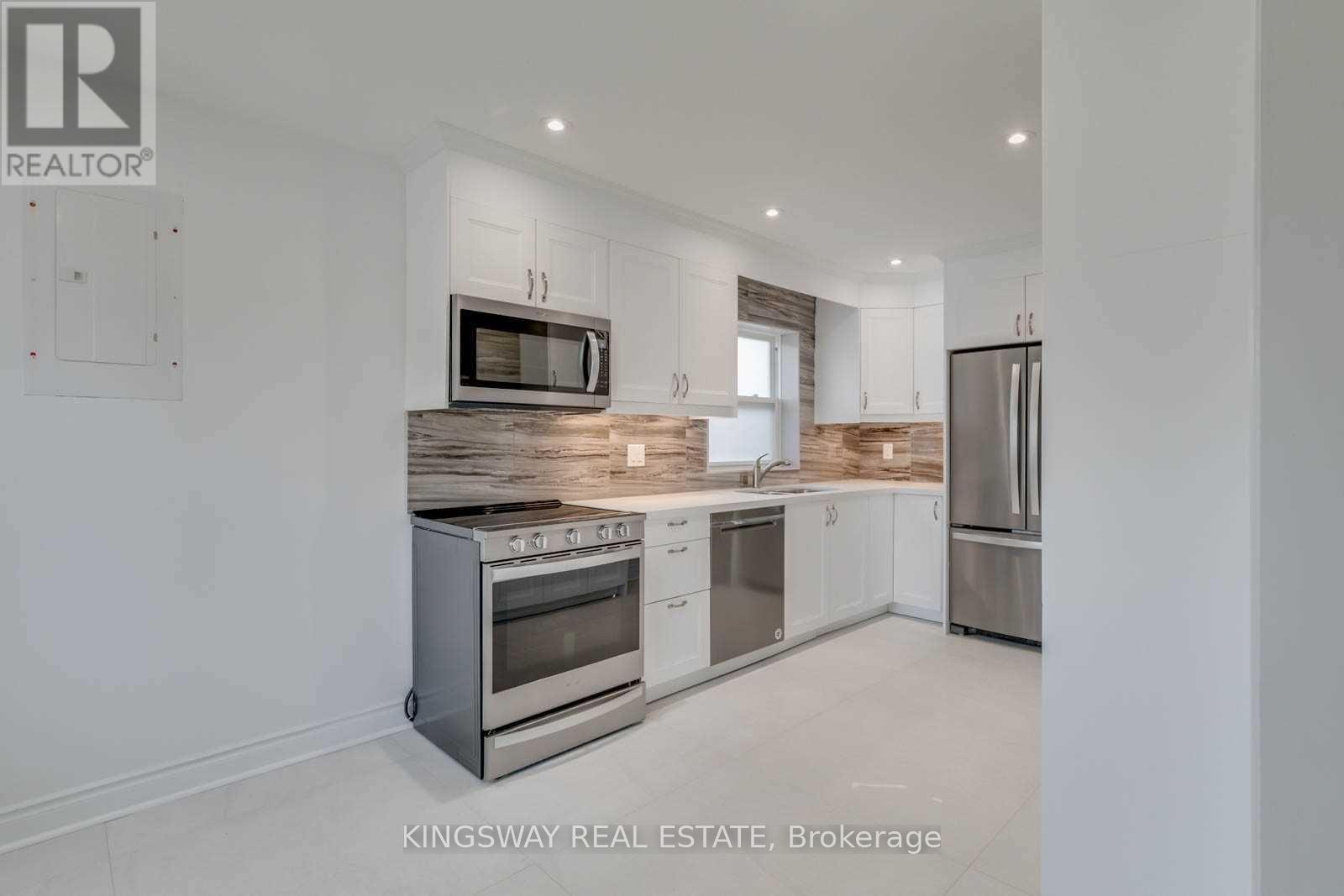 Main - 68 Wheatfield Road, Toronto, Ontario  M8V 2P6 - Photo 4 - W12484773