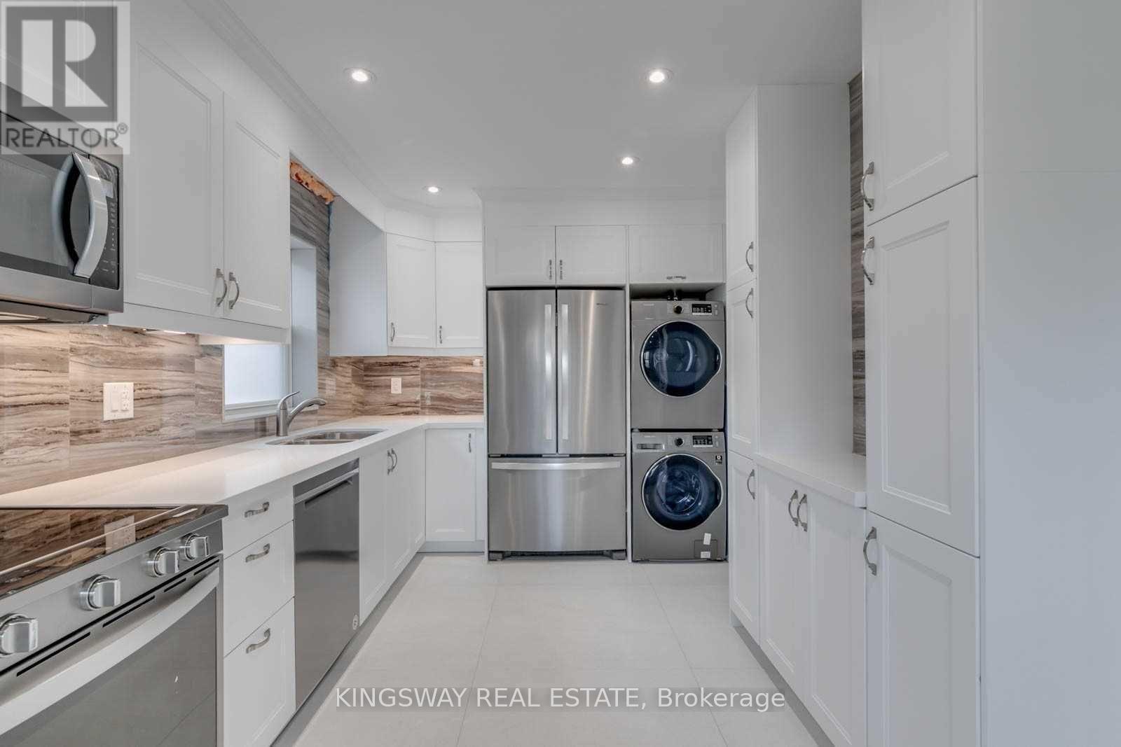 Main - 68 Wheatfield Road, Toronto, Ontario  M8V 2P6 - Photo 6 - W12484773