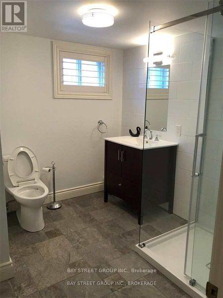 1523 Duncan Road, Oakville, Ontario  L6J 2R5 - Photo 17 - W12484774