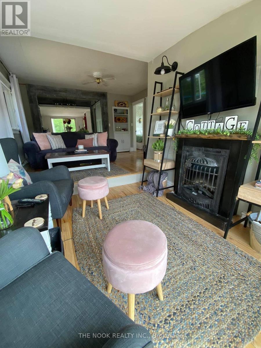 90 Thaeter Lane, Carlow/mayo, Ontario  K0L 1C0 - Photo 6 - X12484842