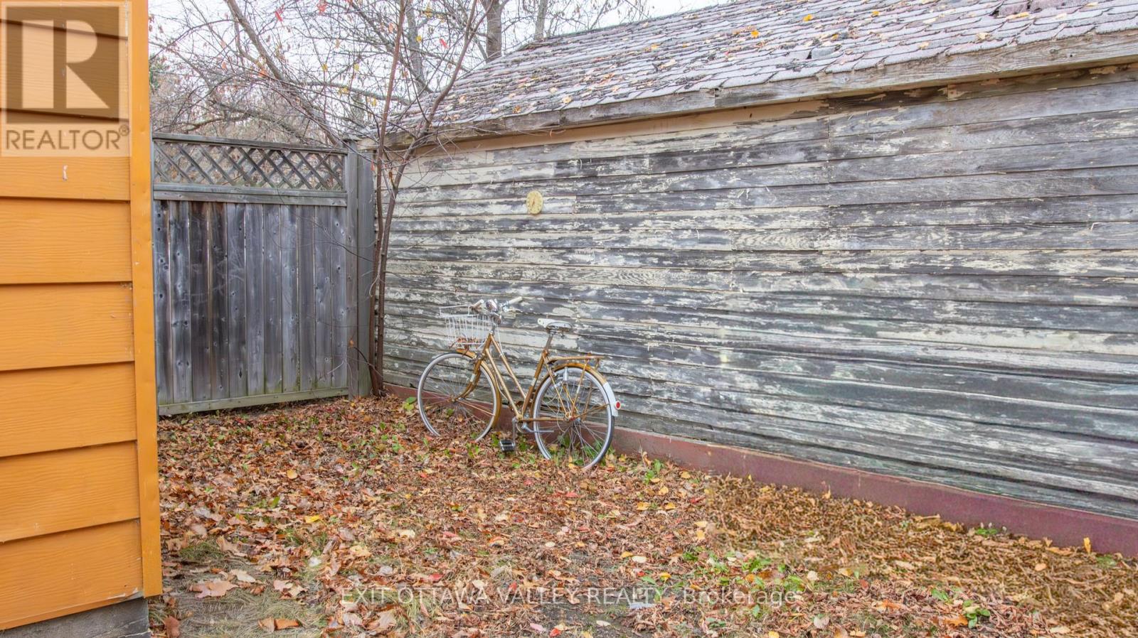 28 Paugh Lake Road, Madawaska Valley, Ontario  K0J 1B0 - Photo 35 - X12484108