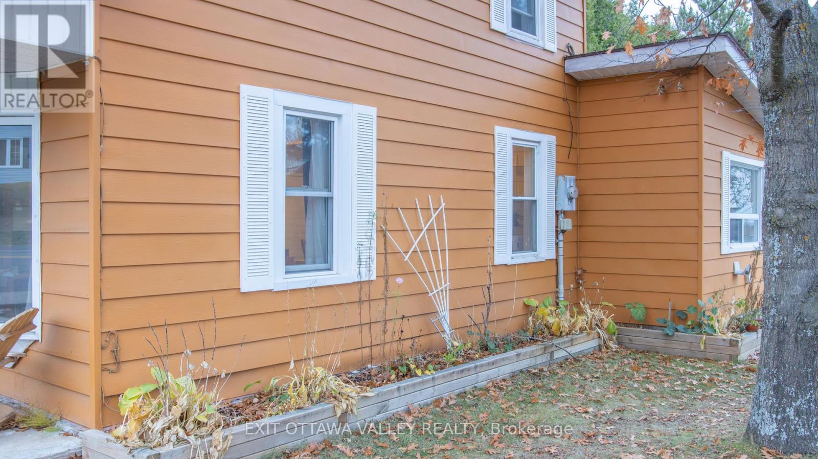 28 Paugh Lake Road, Madawaska Valley, Ontario  K0J 1B0 - Photo 38 - X12484108