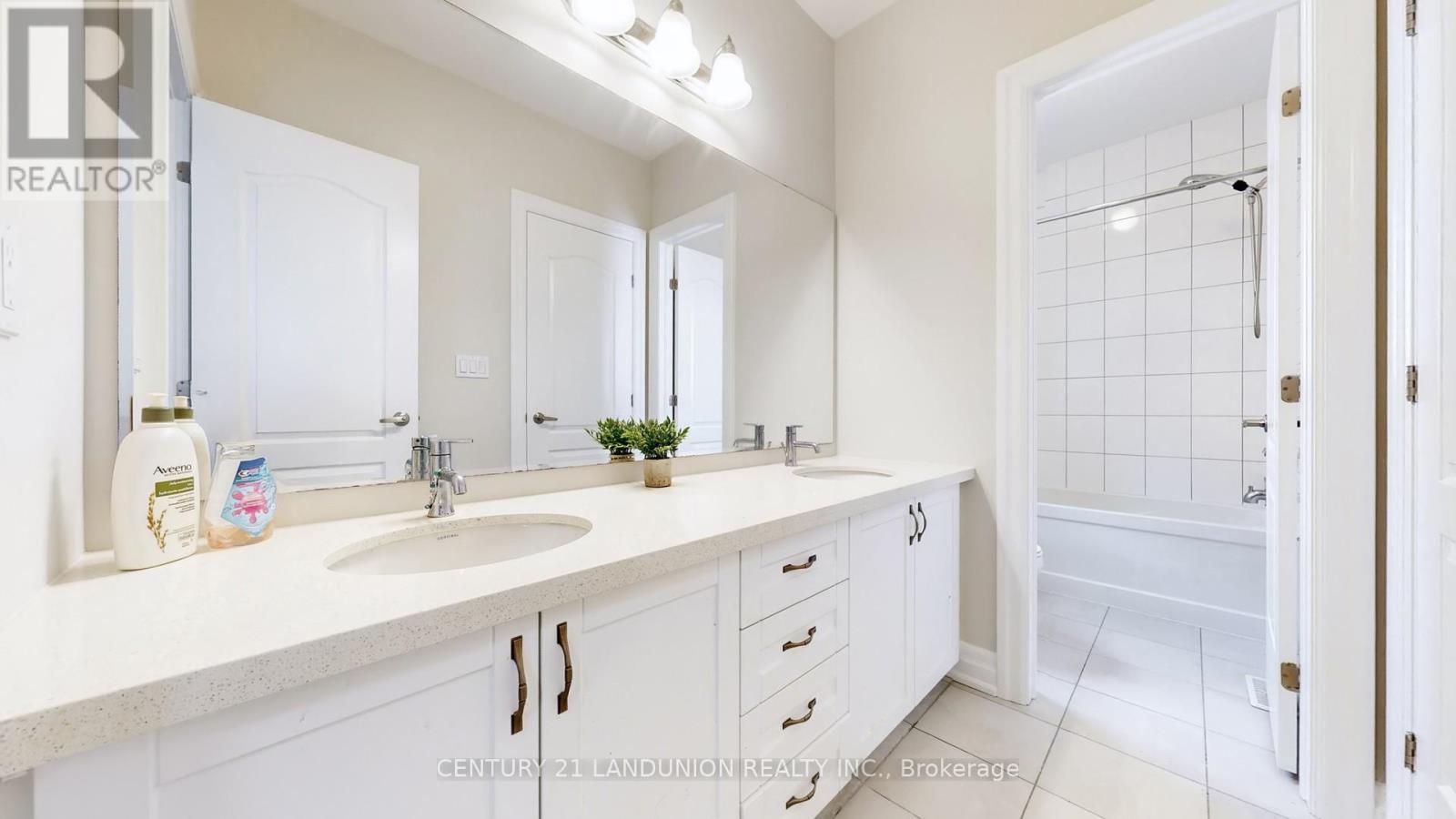 234 Touch Gold Crescent, Aurora (Bayview Southeast), Ontario  L4G 3X5 - Photo 42 - N12484800