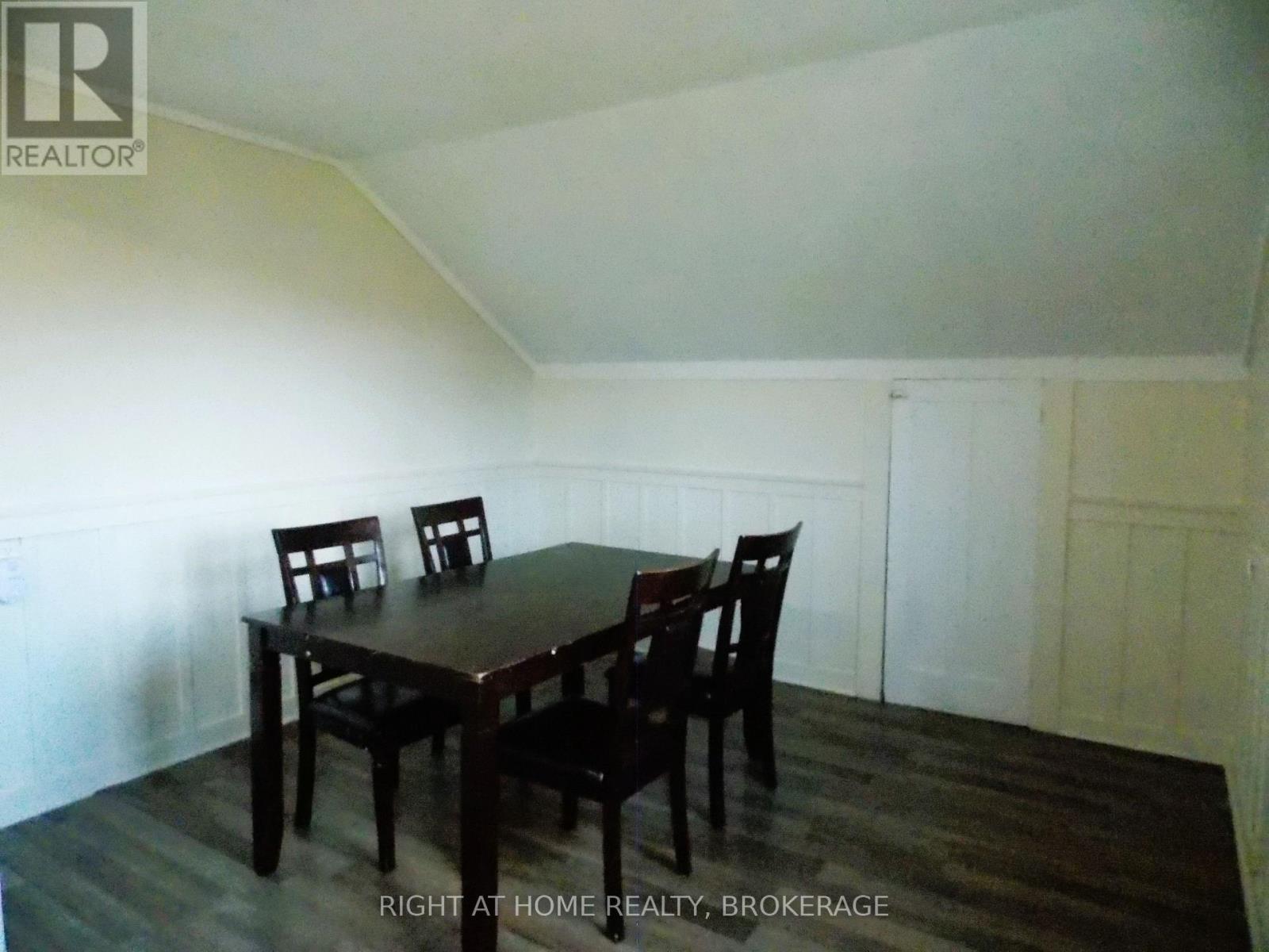 171 Queenston Street, St. Catharines, Ontario  L2R 3A2 - Photo 10 - X12484824