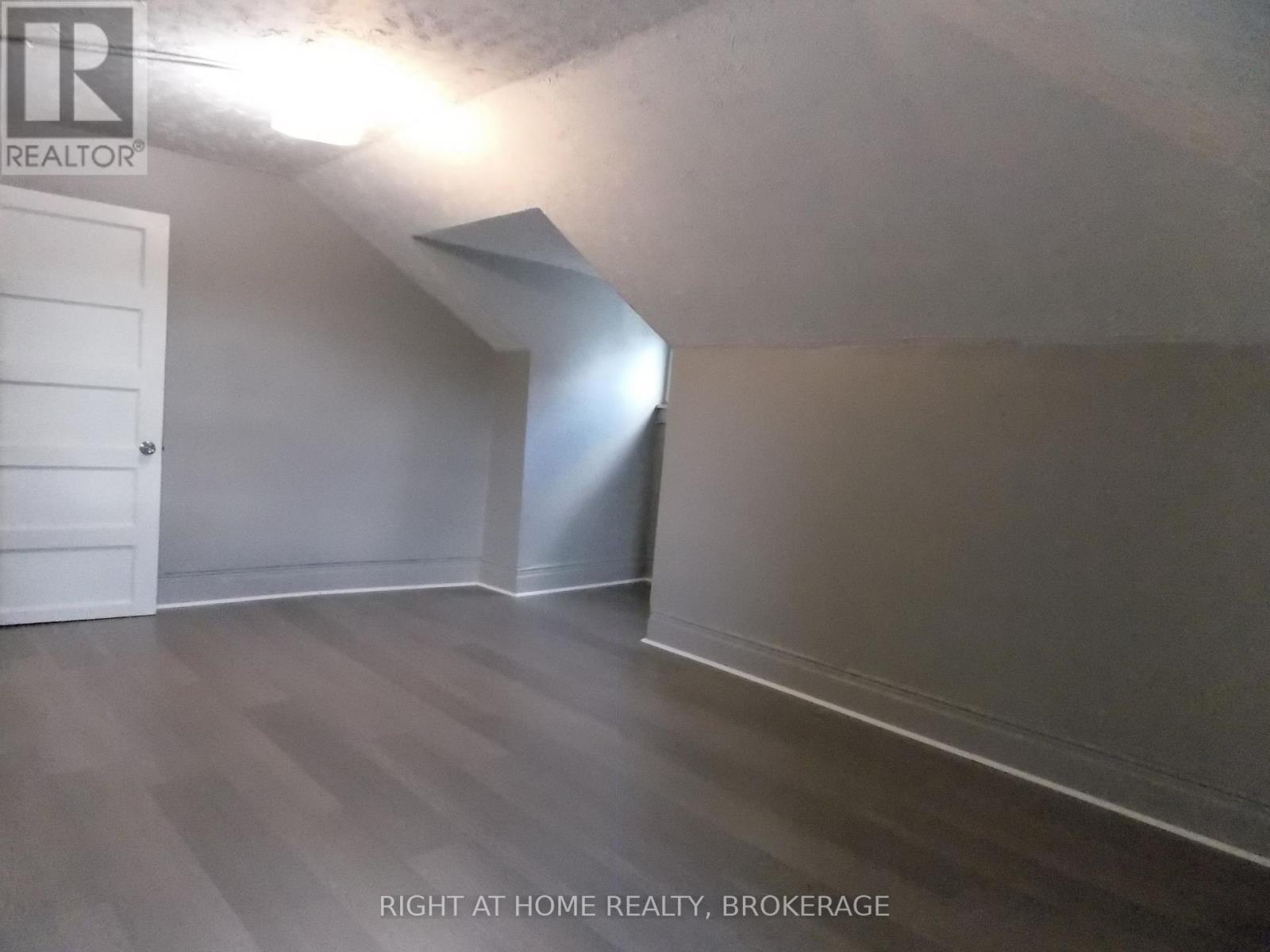 171 Queenston Street, St. Catharines, Ontario  L2R 3A2 - Photo 11 - X12484824